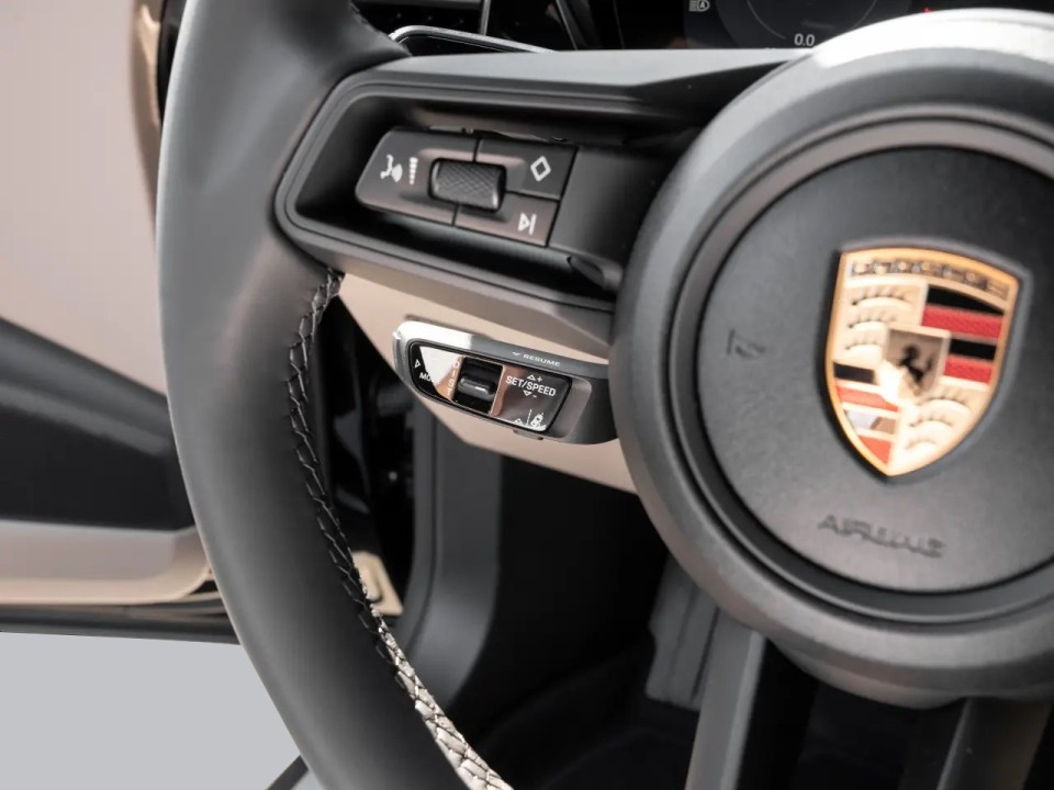 PORSCHE Macan 2025 — imagine 19