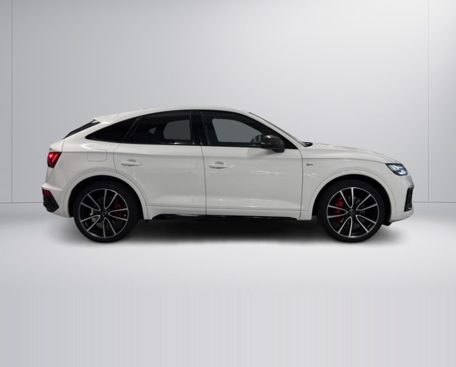 Audi Q5 Sportback 55 TFSIe Quattro S-line (2)