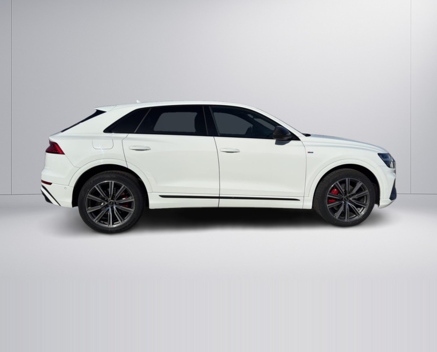 Audi Q8 50TDI quattro tiptronic (2)