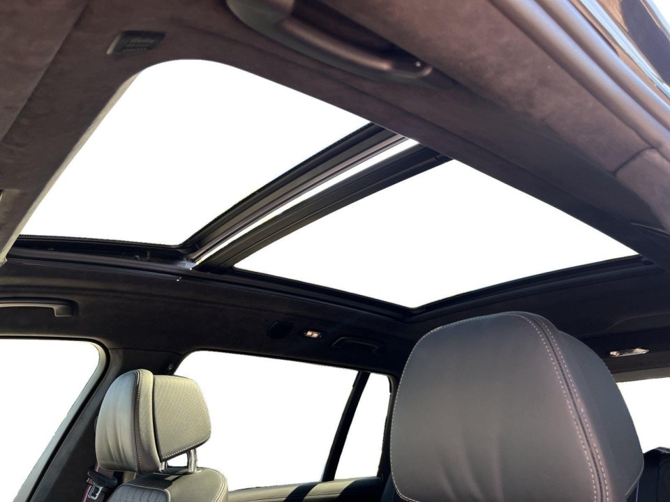 BMW X7 M60i - foto 19