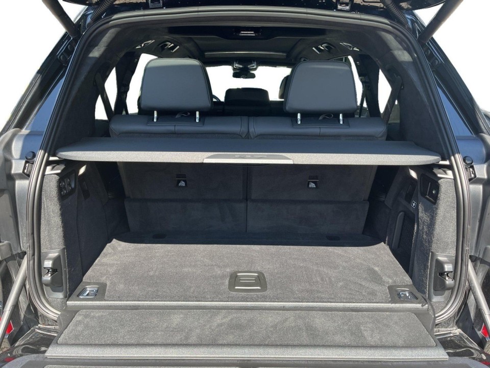 BMW X7 M60i - foto 21