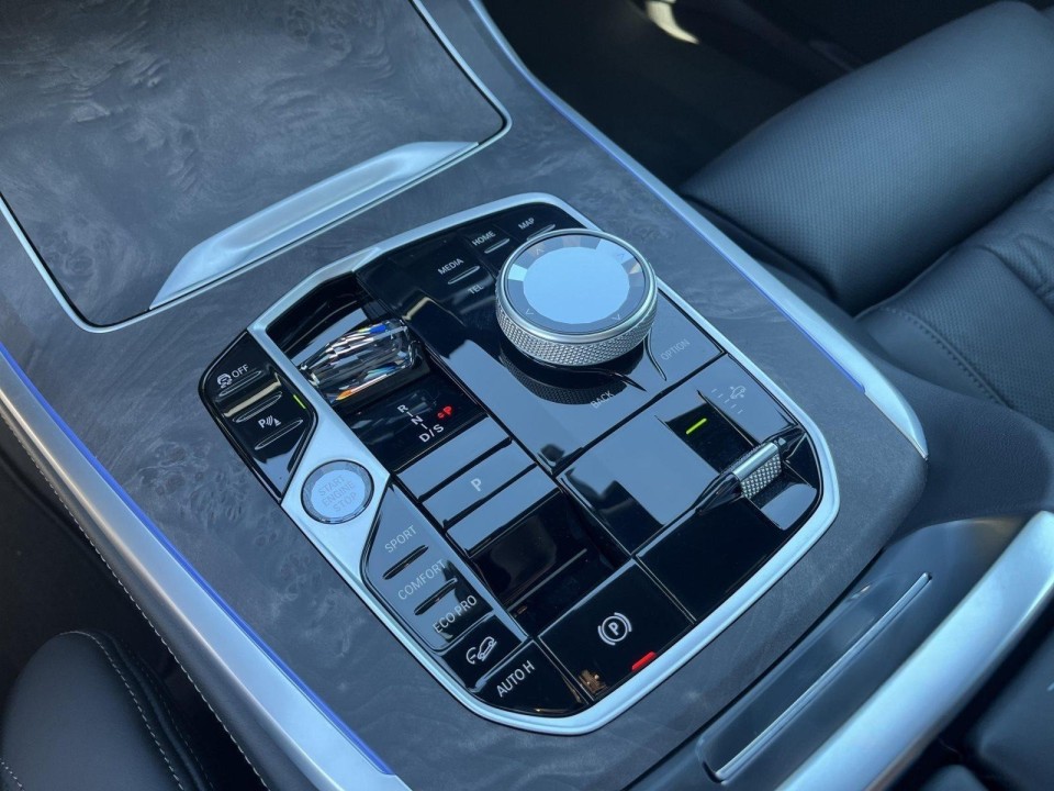 BMW X7 M60i - foto 14