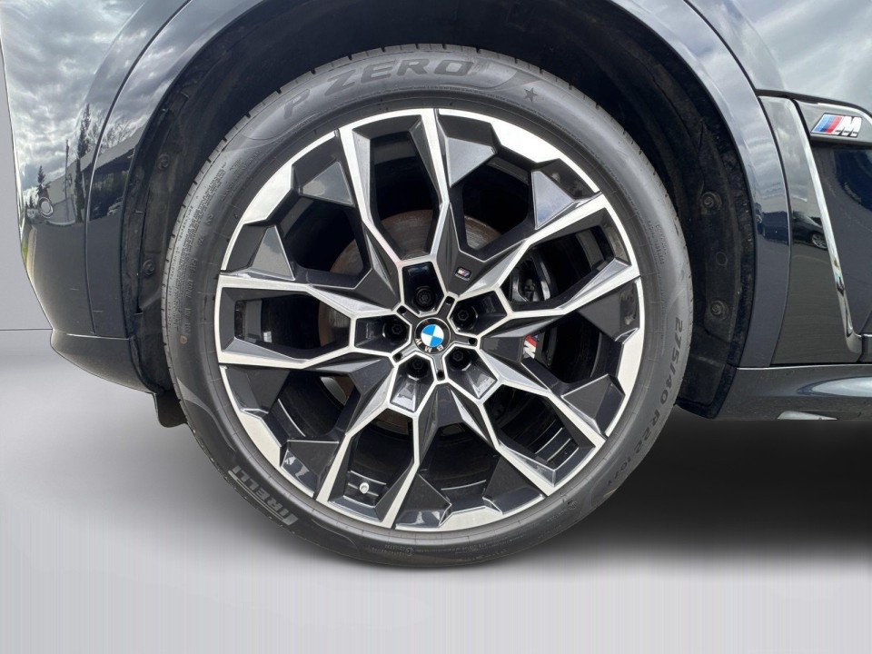 BMW X7 M60i - foto 24