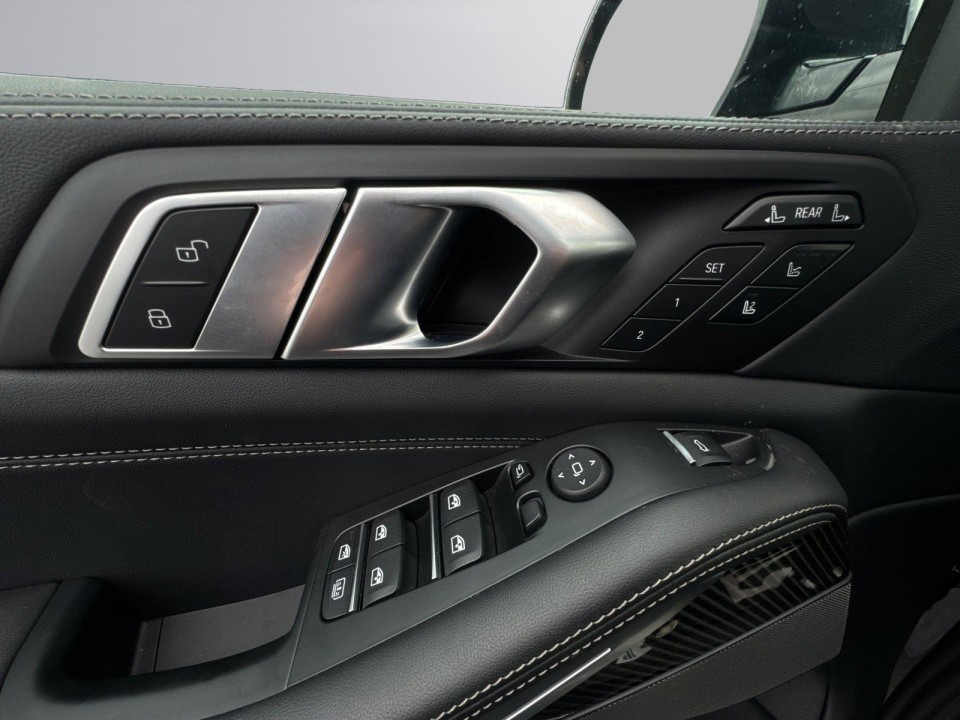 BMW X7 M60i - foto 18