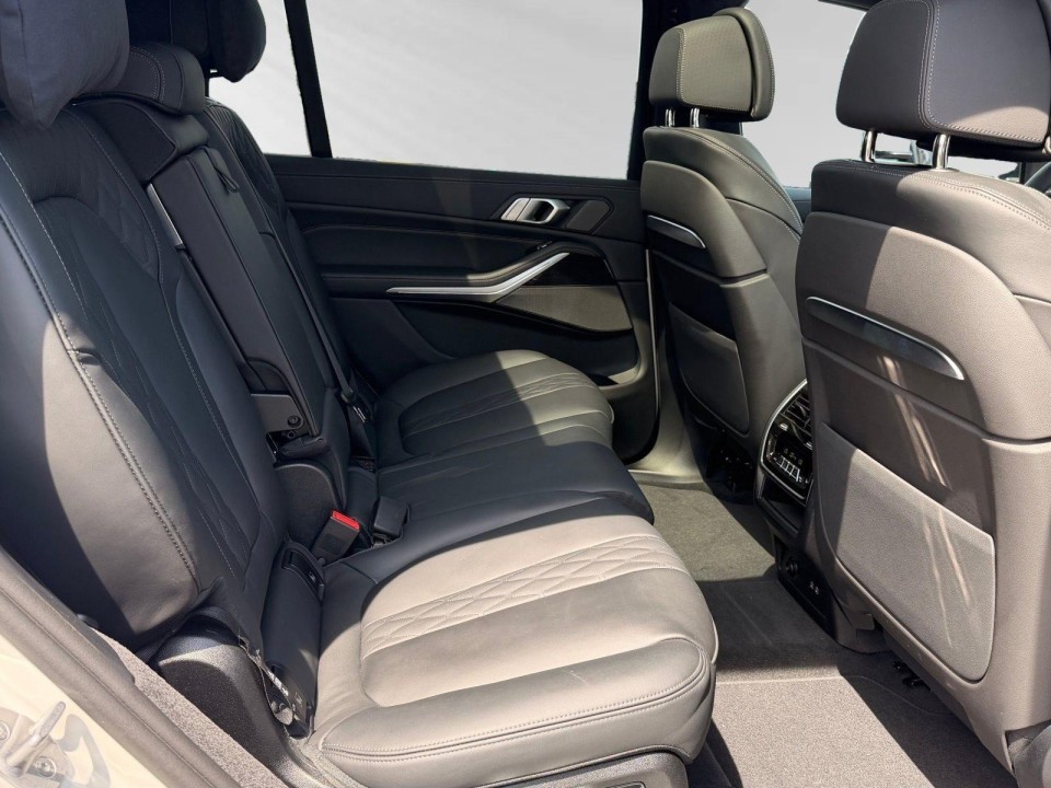 BMW X7 xDrive40i M-Sport - foto 11
