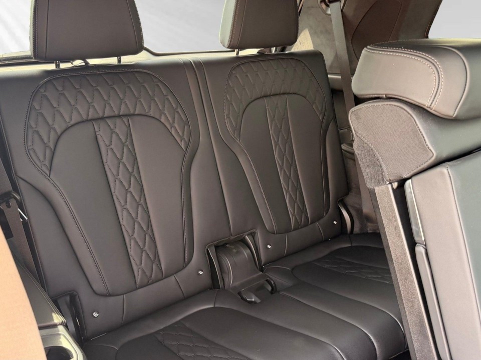 BMW X7 xDrive40i M-Sport - foto 12