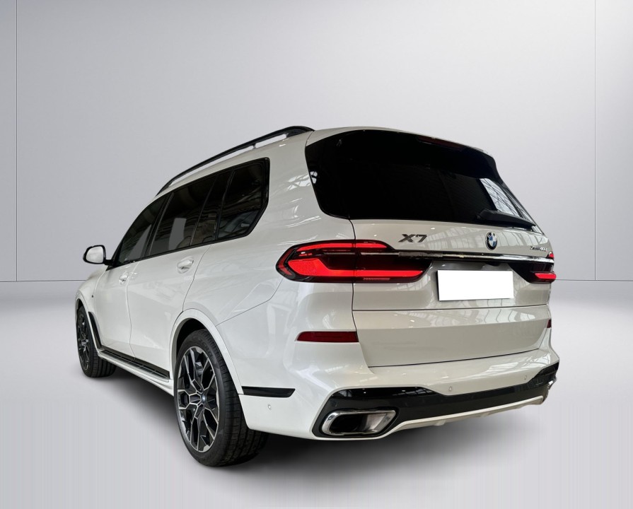 BMW X7 2025 — imagine 4