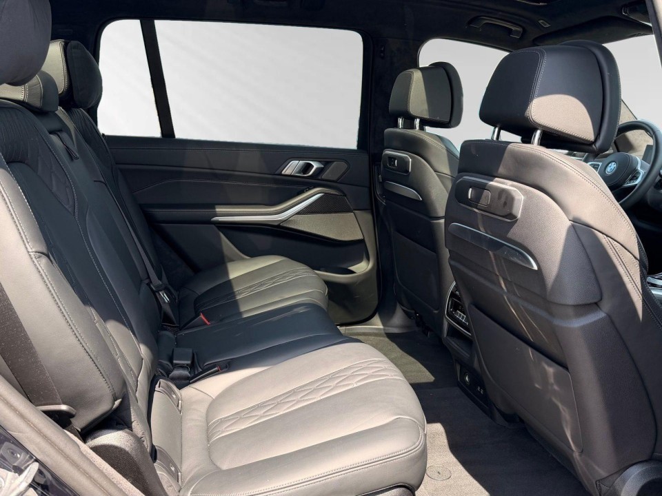 BMW X7 2025 — imagine 16