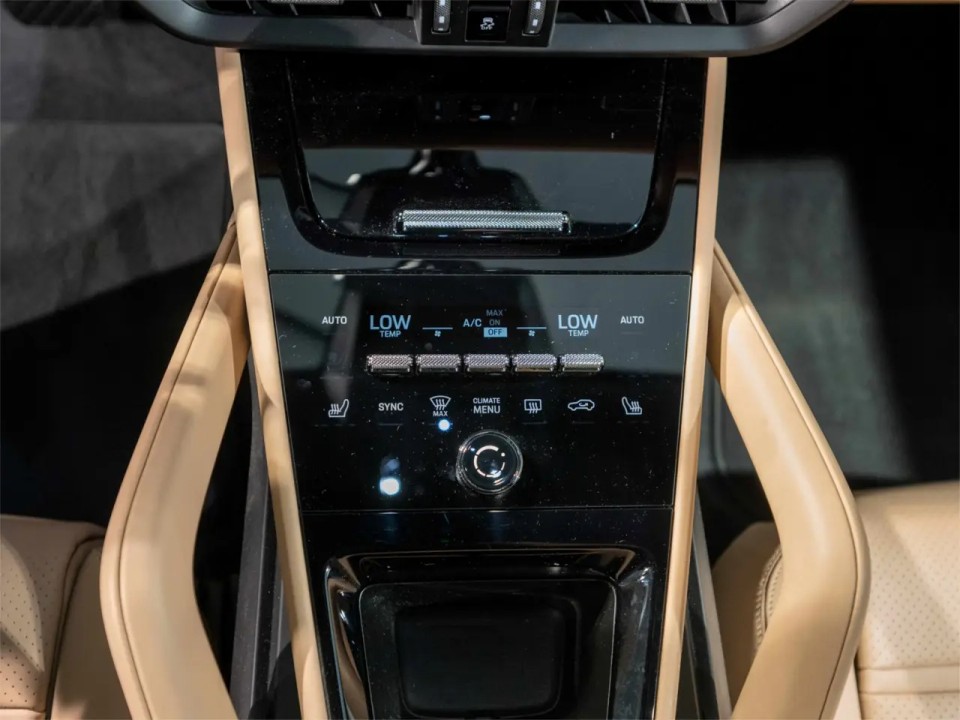 Porsche Cayenne E-Hybrid - foto 11
