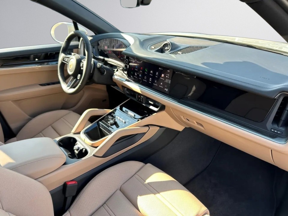 PORSCHE Cayenne Coupe 2025 — imagine 19