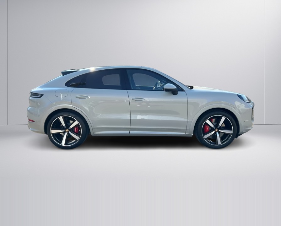 PORSCHE Cayenne Coupe 2025 — imagine 2