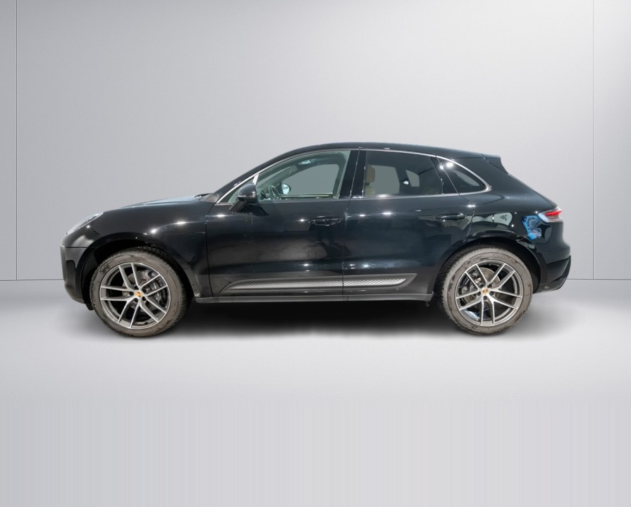 PORSCHE Macan 2023 — imagine 2