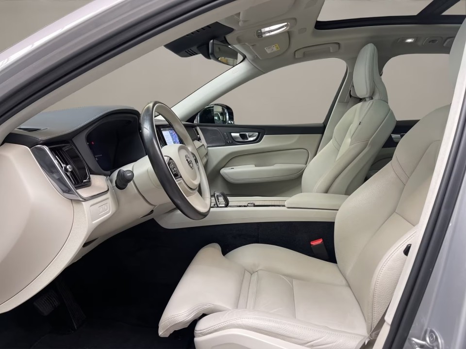 Volvo XC 60 T8 Recharge AWD Ultimate Dark - foto 8