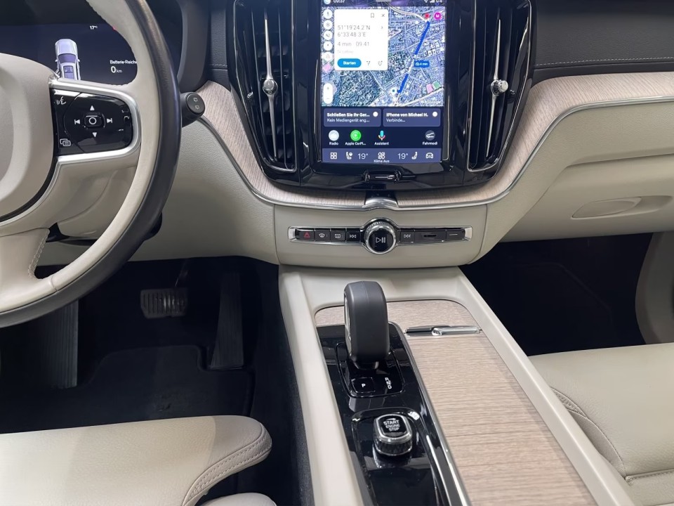 Volvo XC 60 T8 Recharge AWD Ultimate Dark - foto 11