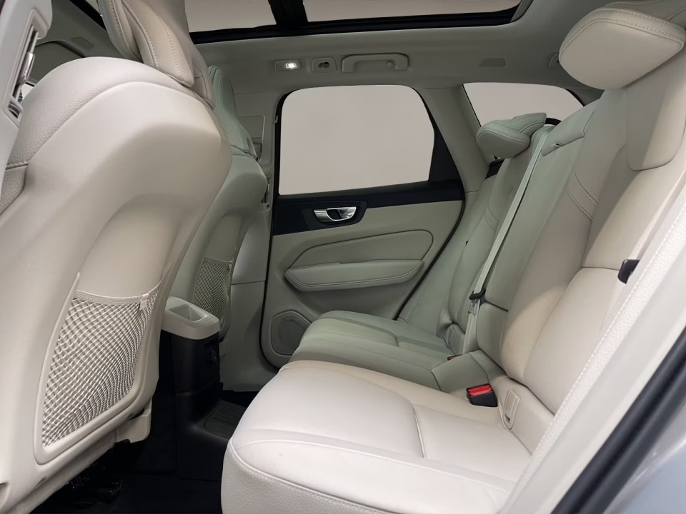 Volvo XC 60 T8 Recharge AWD Ultimate Dark - foto 12