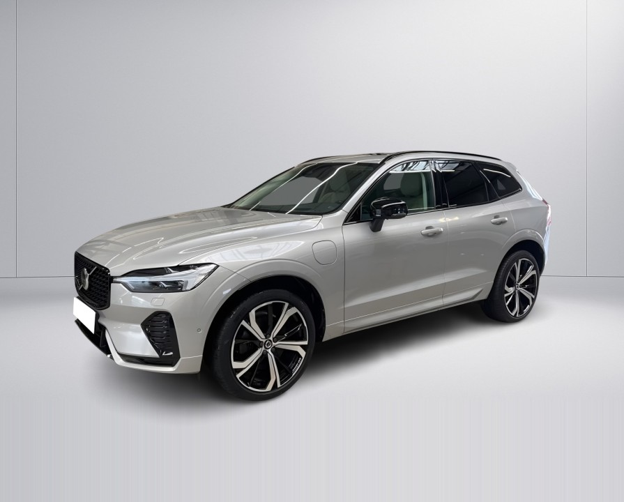 VOLVO XC60 2023