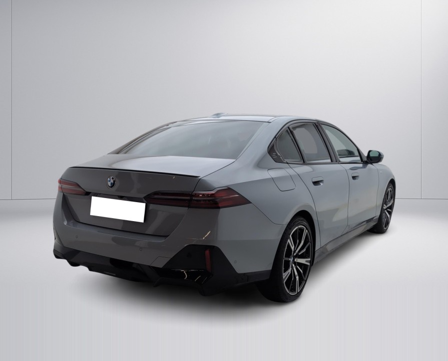 BMW 5 Series 2024 — imagine 4