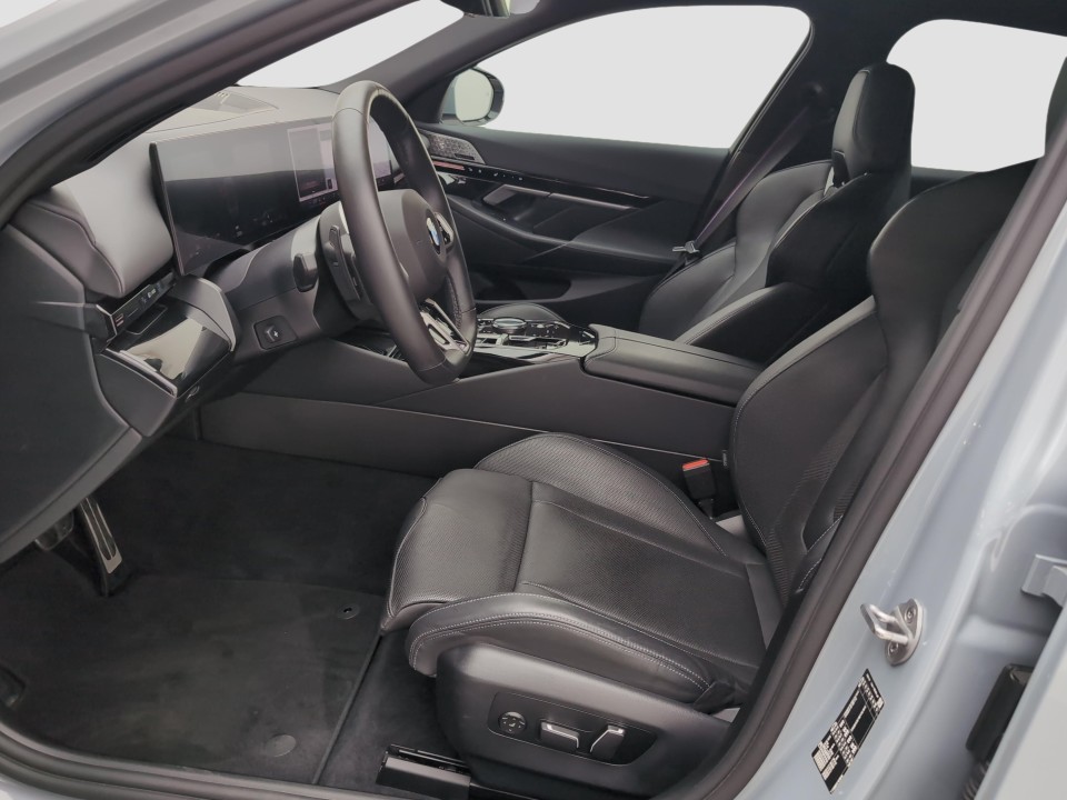 BMW Seria 5 520i M-Sport - foto 8