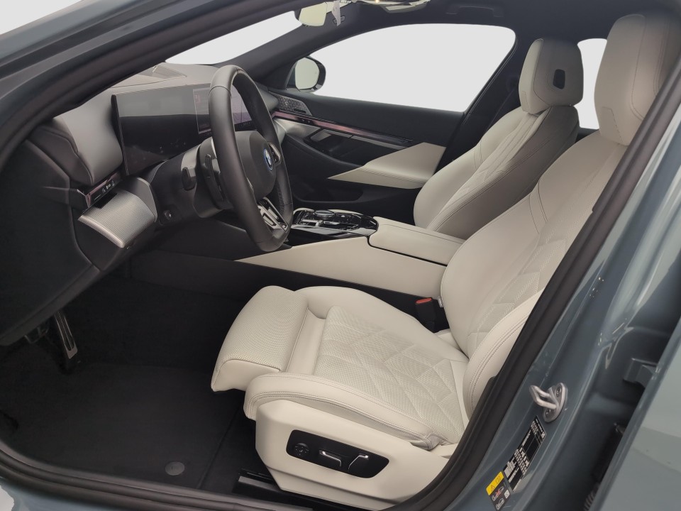 BMW i5 eDrive40 - foto 8