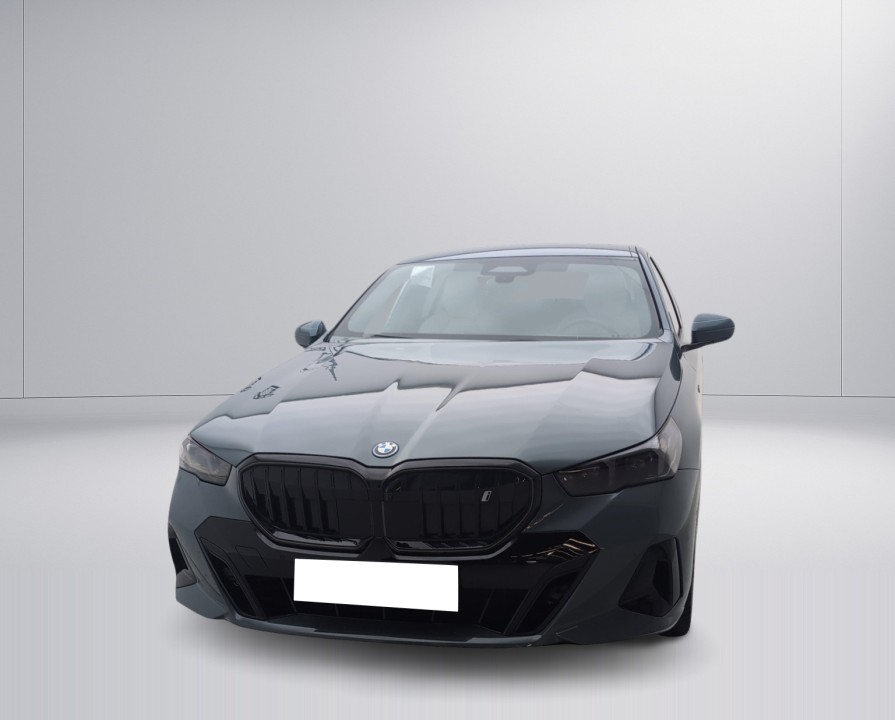 BMW i5 eDrive40 (2)