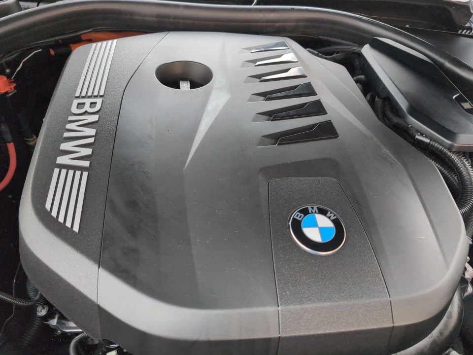 BMW Seria 5 550e xDrive M-Sport - foto 12