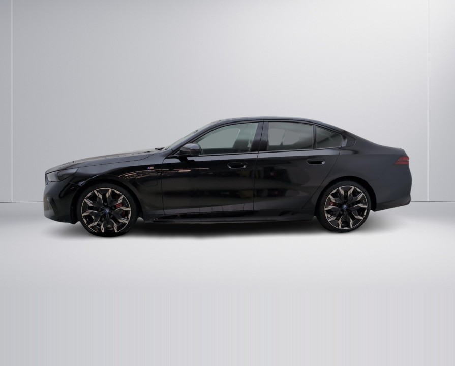 BMW 5 Series 2024 — imagine 3