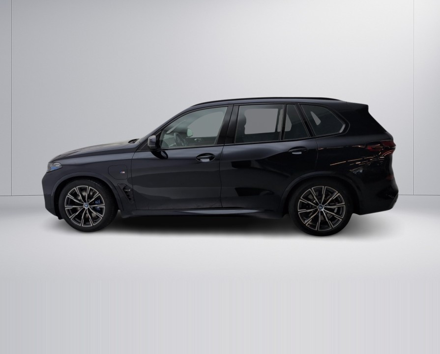 BMW X5 2023 — imagine 3