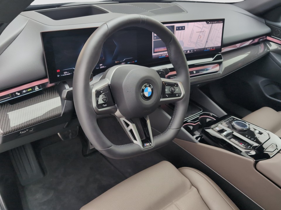 BMW 5 Series 2025 — imagine 17