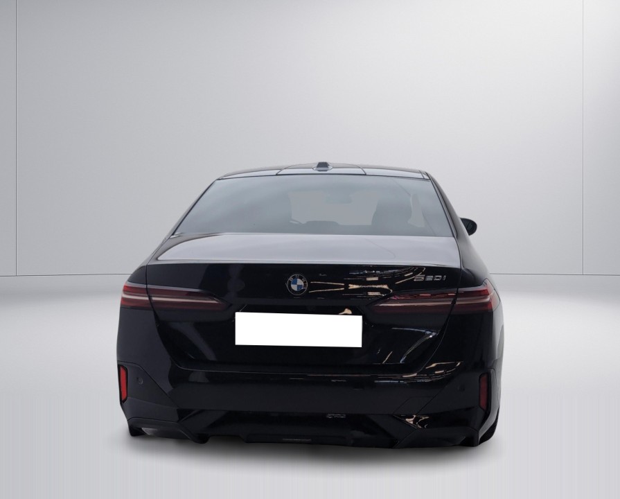 BMW 5 Series 2025 — imagine 4