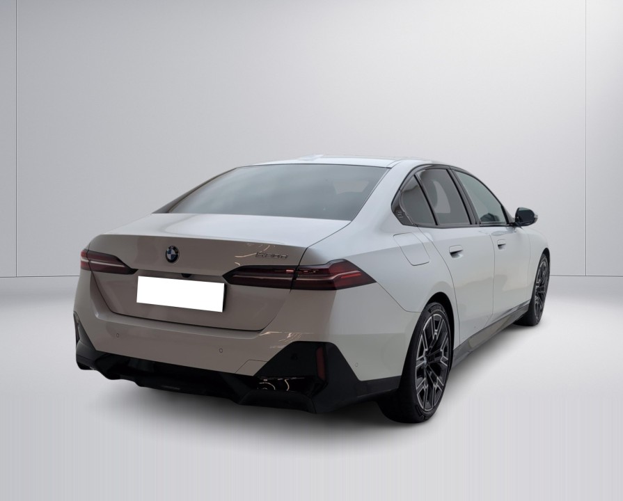 BMW 5 Series 2025 — imagine 3