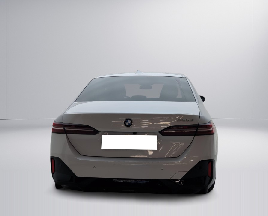 BMW 5 Series 2025 — imagine 4