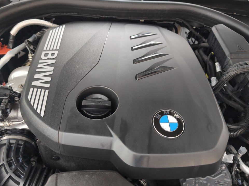 BMW 5 Series 2025 — imagine 18