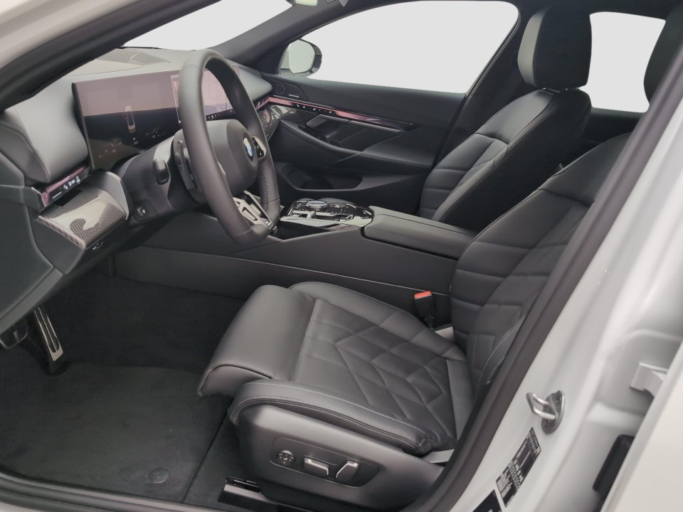 BMW 5 Series 2025 — imagine 5