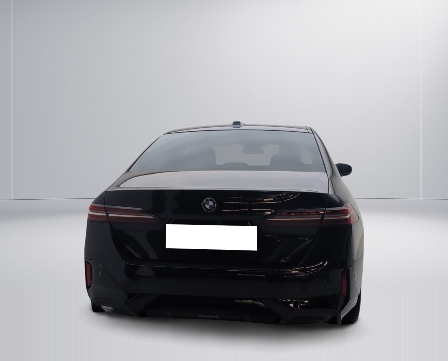 BMW 5 Series 2025 — imagine 4