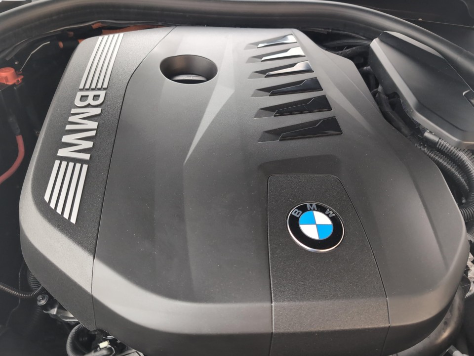 BMW Seria 5 550e xDrive M-Sport - foto 11