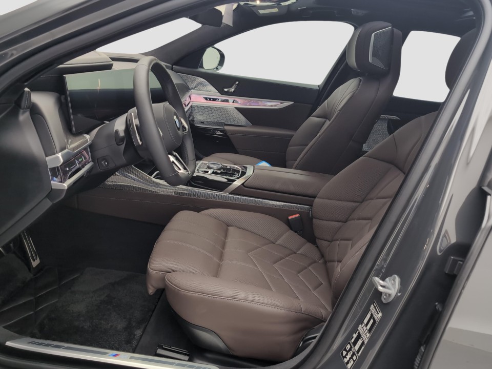 BMW 7 Series 2025 — imagine 5