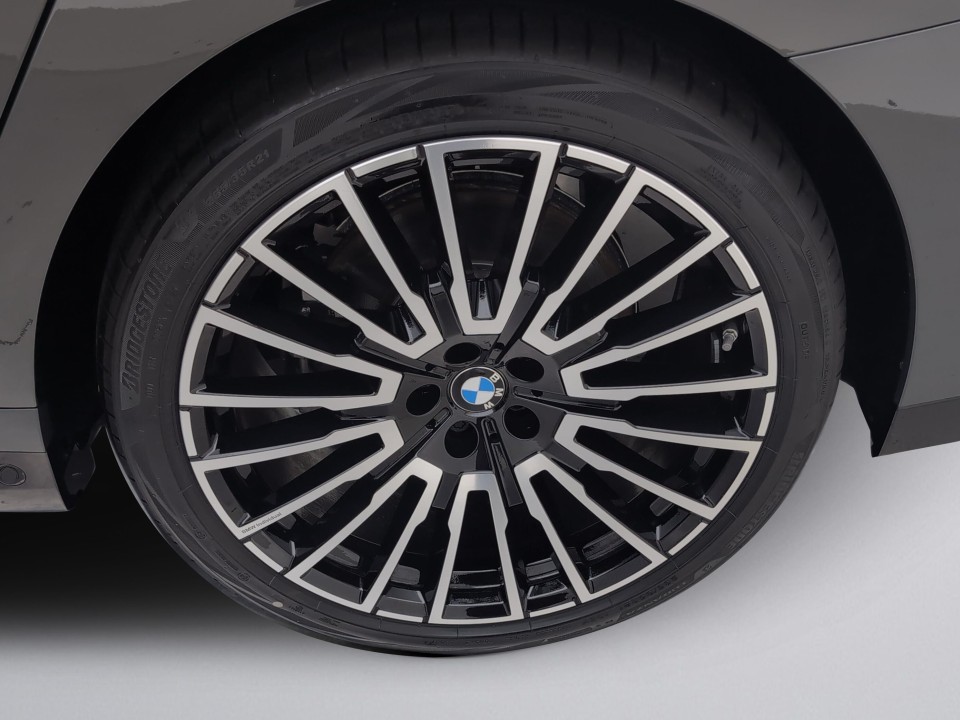 BMW Seria 7 740d xDrive M-Sport - foto 12