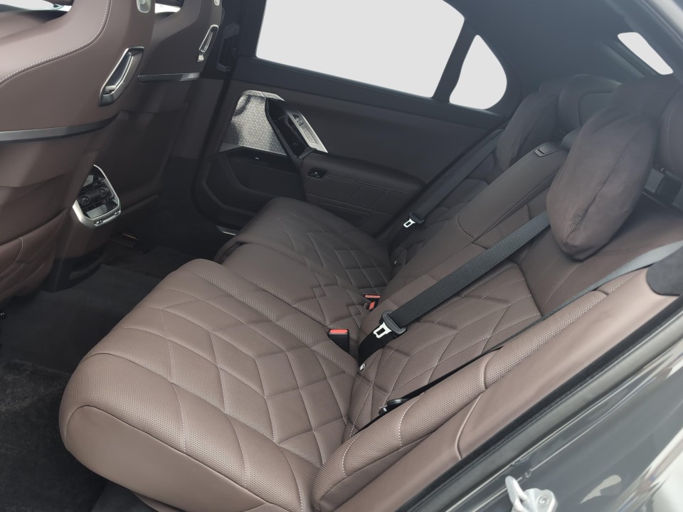 BMW 7 Series 2025 — imagine 16