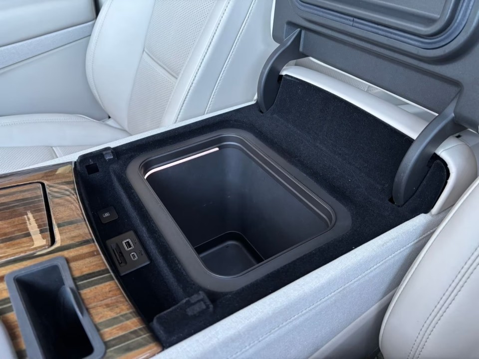 Cadillac Escalade ESV Sport Platinum 6.2 V8 - foto 23