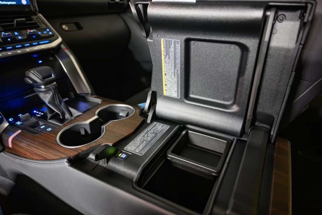 Toyota Land Cruiser LC300 - foto 18