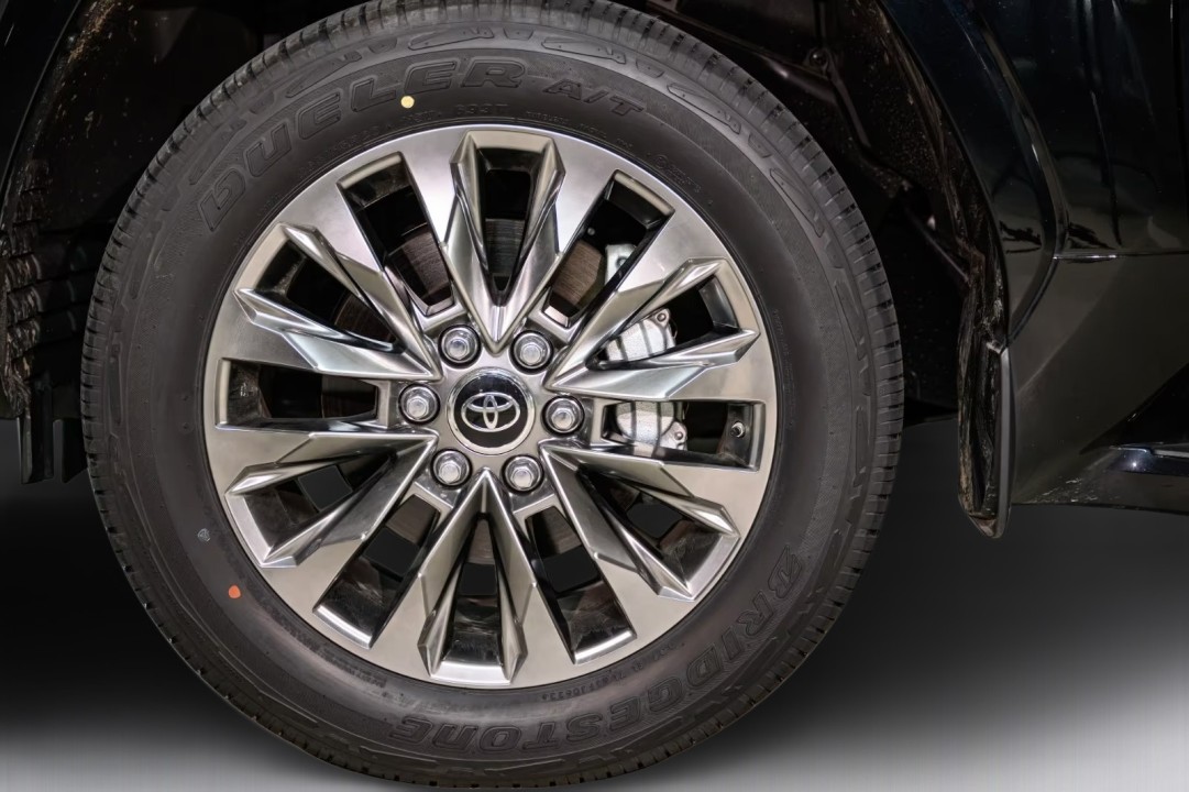 Toyota Land Cruiser LC300 - foto 37