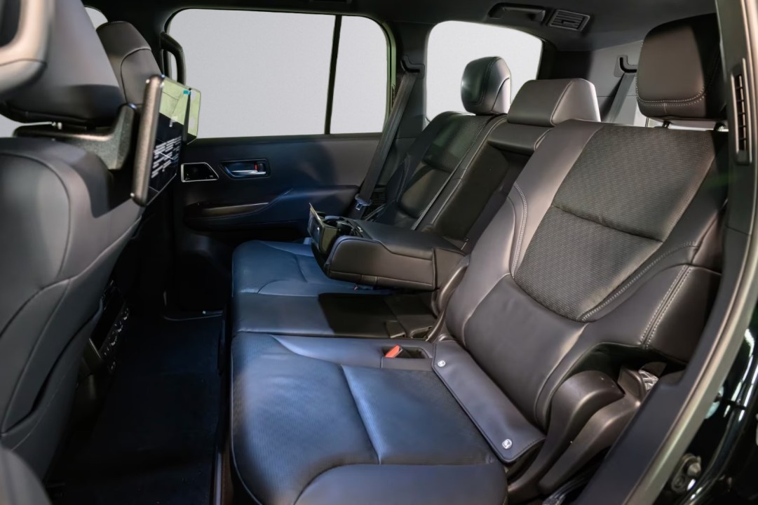 Toyota Land Cruiser LC300 - foto 24