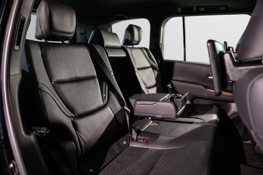 Toyota Land Cruiser LC300 - foto 23