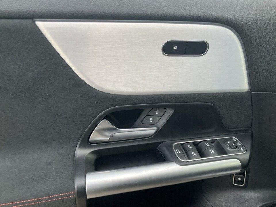 Mercedes-Benz GLA 220 4MATIC - foto 13