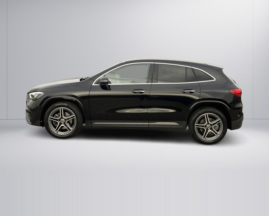 MERCEDES-BENZ GLA 2024 — imagine 3