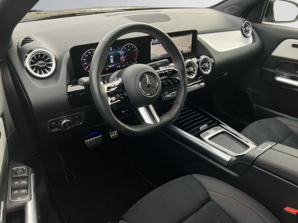 MERCEDES-BENZ GLA 2024 — imagine 14