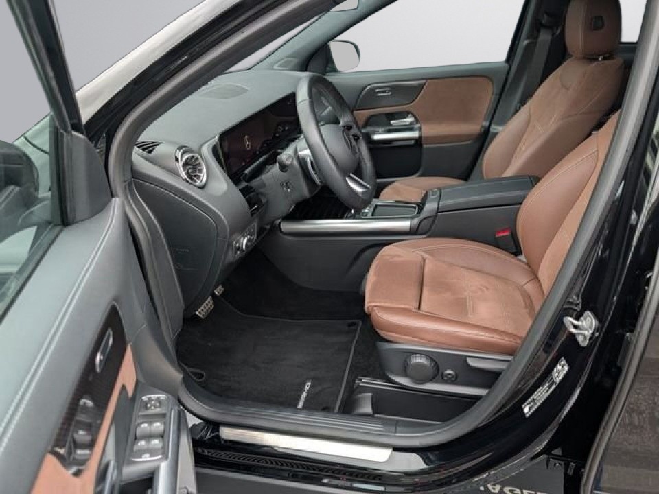 MERCEDES-BENZ GLA 2025 — imagine 5