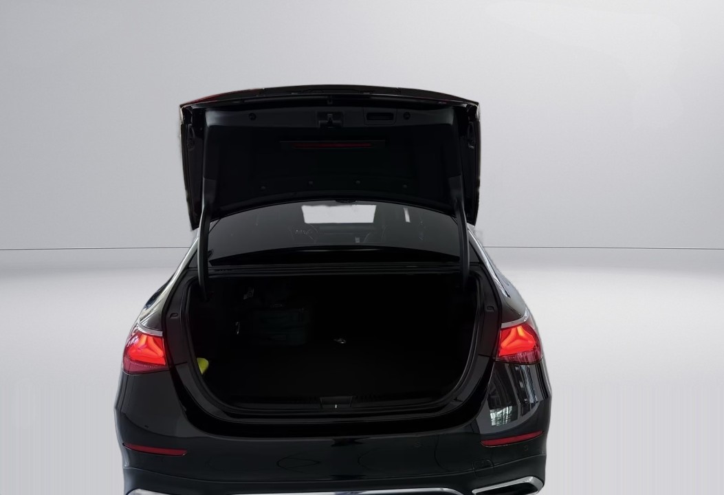 Mercedes-Benz E 300e AMG Line - foto 13