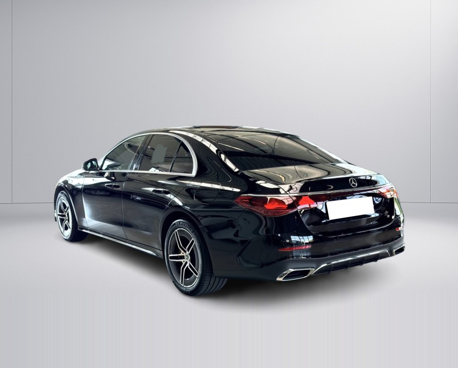 MERCEDES-BENZ E-Class 2025 — imagine 4