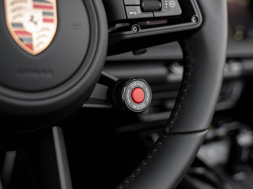 Porsche 911 Carrera 4 GTS - foto 18